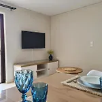 מלון דירות Liva 4*