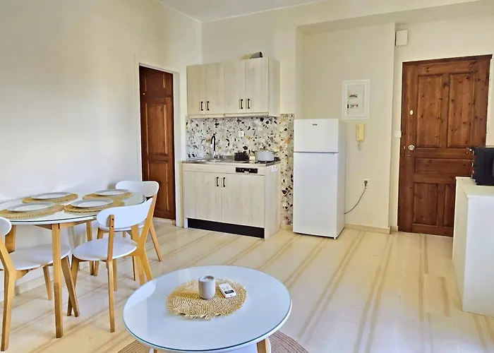 Liva Hriszí Aktí Haniá